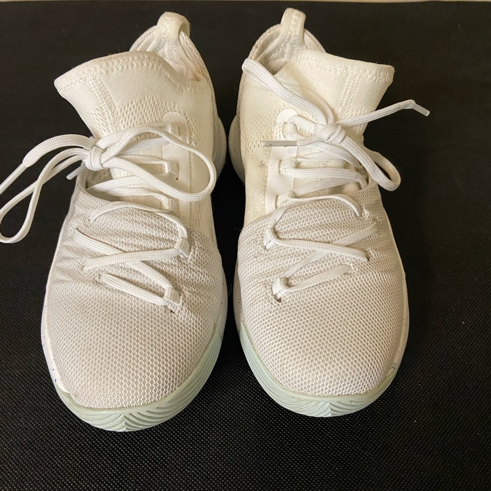 Under Armour‎ White Sneakers